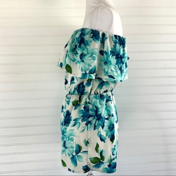 Tropical floral shorts romper Size Small - Picture 3 of 13